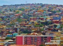 Vue d'une des nombreuses collines de la ville de Valparaiso