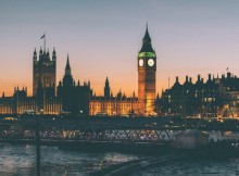 Vue de Big Ben et de la Tamise à Londres. Cadre du tournage Harry Potter