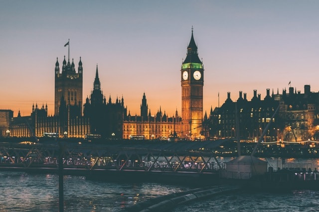 Vue de Big Ben et de la Tamise à Londres. Cadre du tournage Harry Potter