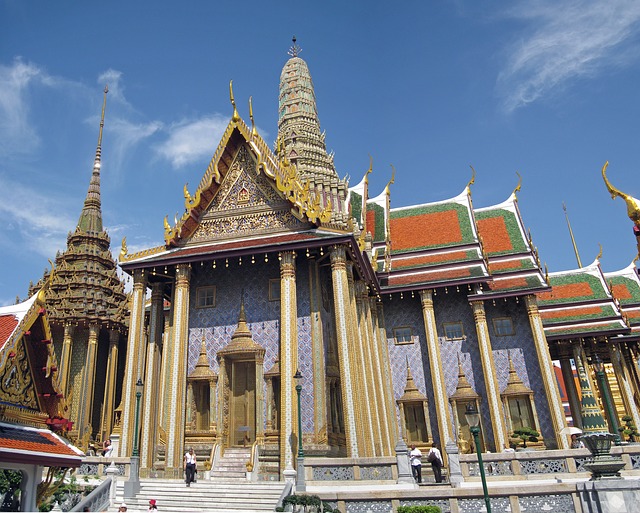 L'entrée du Palais de Bangkok qui abrite le bouddha d’émeraude.