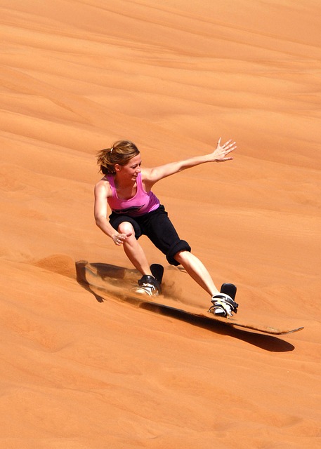 Ski sandboard aux dunes de Dubaï