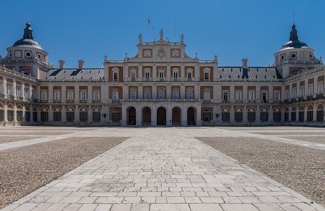 Le majestueux palais royal à Madrid.