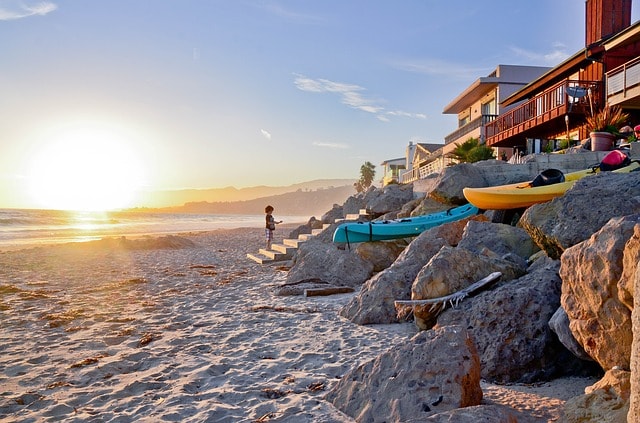 Paysage typique des plages à Los Angeles.