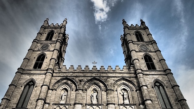 La célèbre Basilique Notre-Dame à Montréal