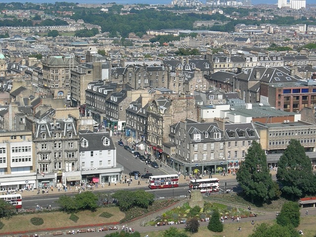 Percez tous les mystères d'Edimbourg pendant votre voyage !