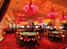 Intérieur d'une salle de jeux à Las Vegas.