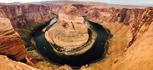 Ressemblant à un fer à cheval, les paysages du Grand Canyon situé non loin de Las Vegas sont extraordinaires.