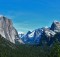 Montagnes enneigées, vallées et forêts, à voir au Parc National Yosemite.