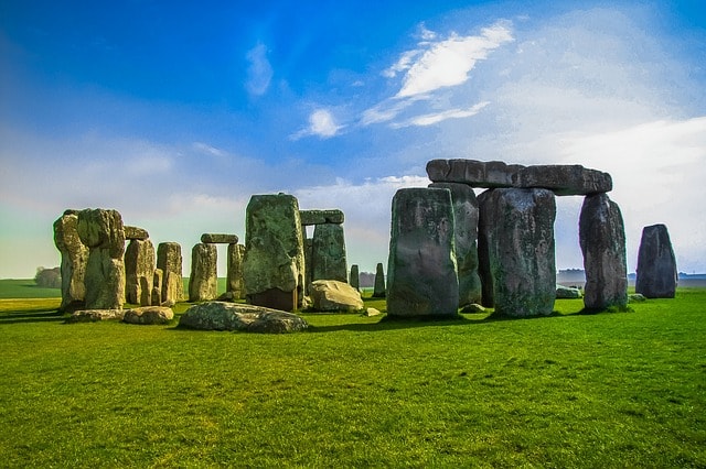 Stonehenge : bloc de pierres formant une structure étrange en Ecosse.