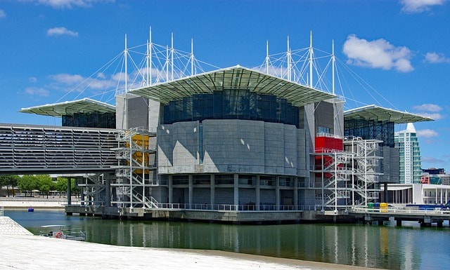 Vue extérieure de l'Oceanarium de Lisbonne.