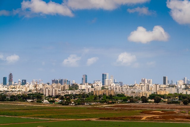 La ville de Tel-Aviv et ses parcs et jardins.