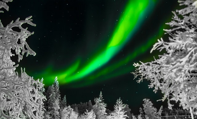 Une aurore boréale à Reykjavik, une belle destination hivernale en 2017.