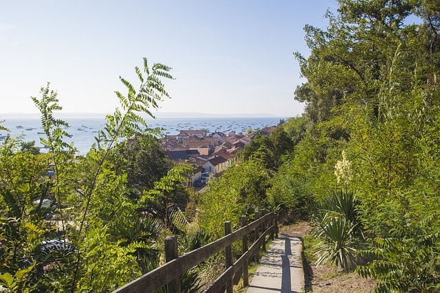 Vue sur une ville du bassin d'Arcachon 