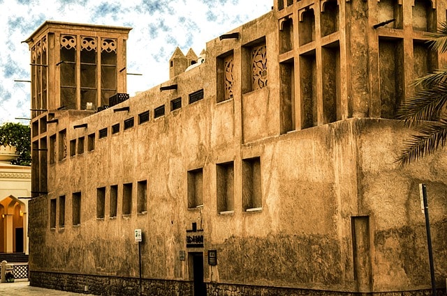 Bâtiment ancien architecture Dubaï.