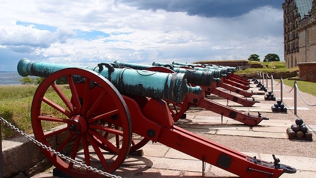 Plusieurs canons à Helsingor Copenhague.