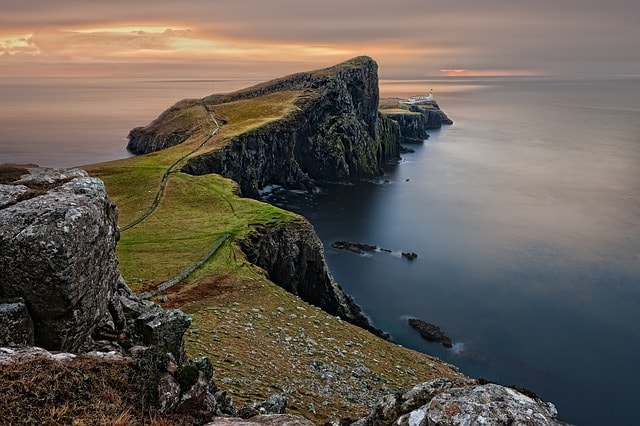 Vue imprenable sur Nest Point, île de Skye