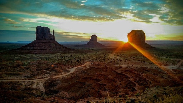 Road trip aux USA : Coucher de soleil sur Monument Valley et la Valley Drive