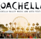 Logo du festival de Coachella accompagné d'une photo d'ambiance.