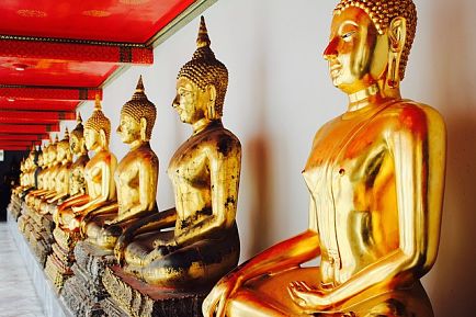 Des bouddhas en or par millier à découvrir avec un billet d'avion pour Bangkok.