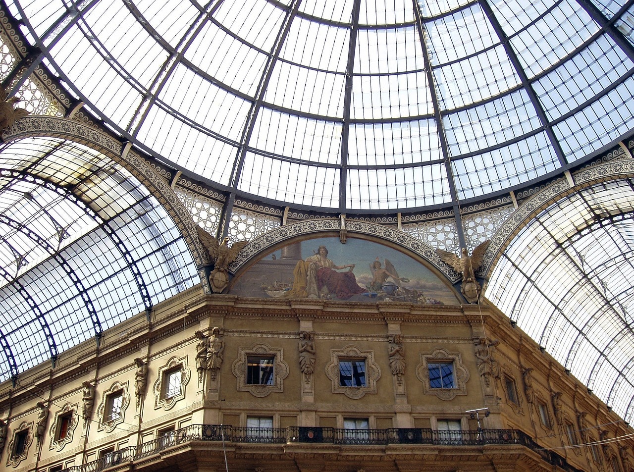 Un vol Milan pas cher avec Algofly illustré par la coupole de la galerie commerçante Vittorio Emanuele II.