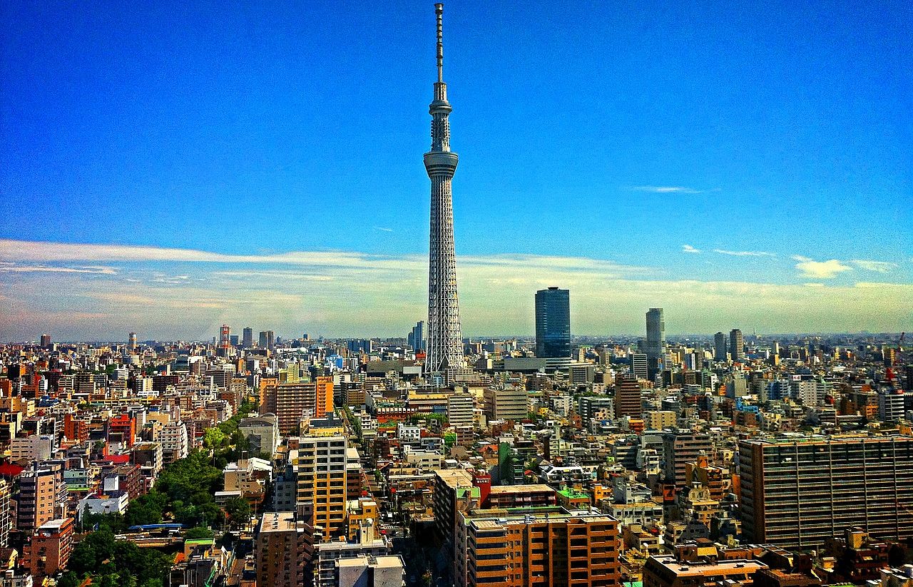 Un vol Tokyo pas cher avec Algofly illustré par la tour de radiodiffusion Skytree au cœur de la ville.
